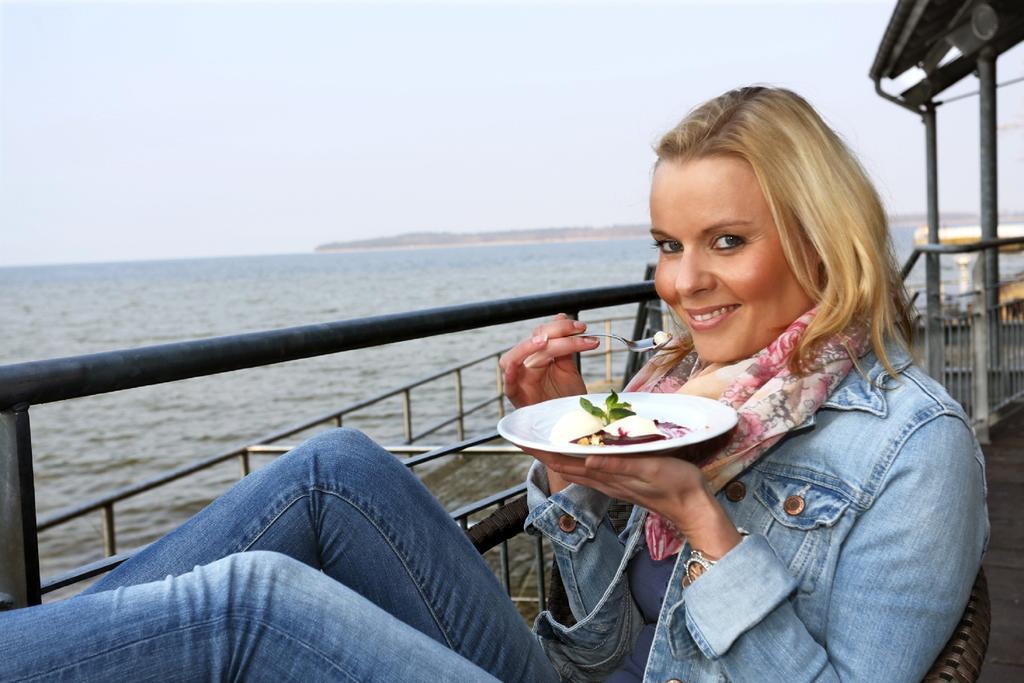 Hotel & Restaurant Utkiek Грайфсвалд Екстериор снимка