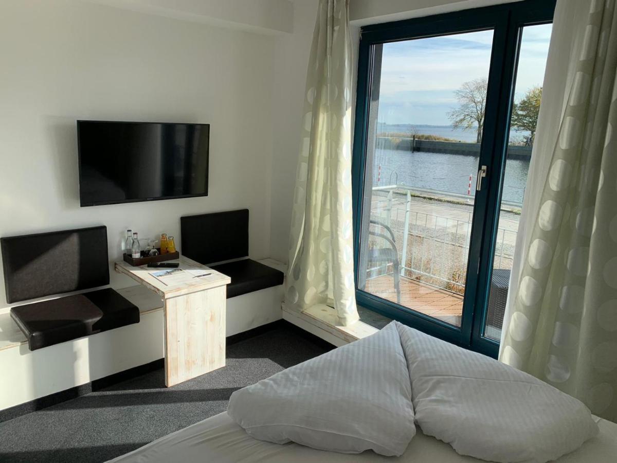 Hotel & Restaurant Utkiek Грайфсвалд Екстериор снимка